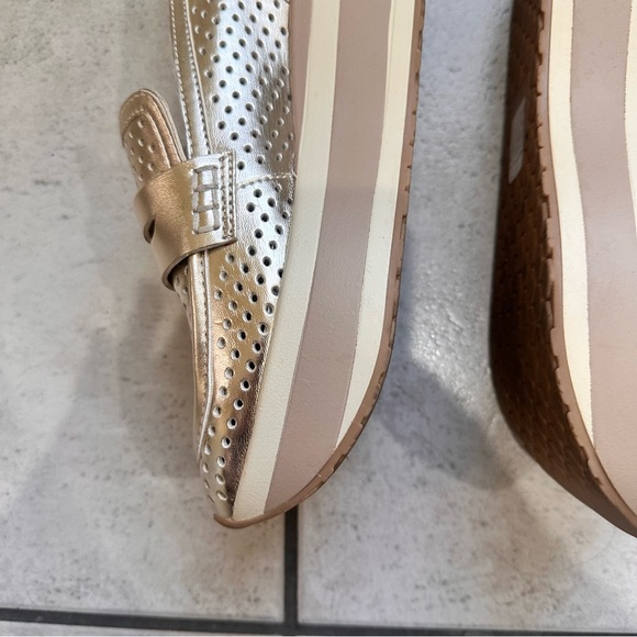 Gold Platform Loafers Dolce Vita Janine Slip On Wedge Shoes GUC Women’s - Picture 7 of 16